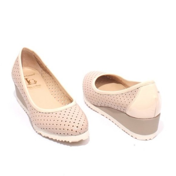 ITALIAN Beige Perforated Leather Patent Wedge Pump - Picture 2 of 8